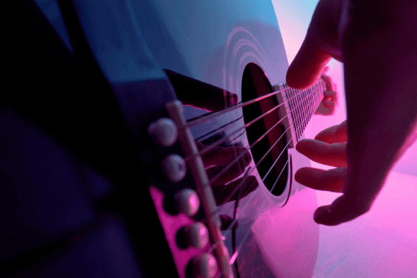 Las Mejores Aplicaciones para Aprender a Tocar la Guitarra